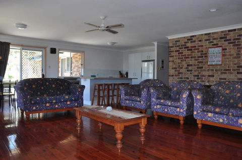 23 Carlo Road Lowset Family Home Within Walking Distance To The Shopping Centre. Pet Friendly - Accommodation Brunswick Heads 3