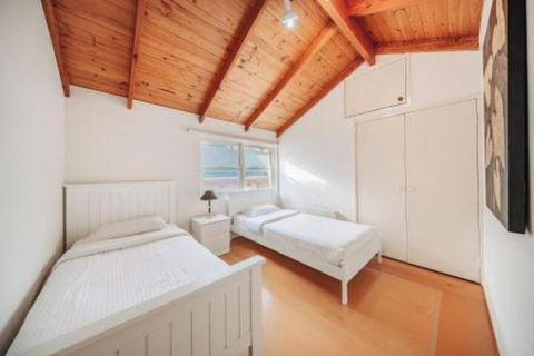 Camberwell Bright Â· Camberwell 5Bedder 2Bath Huge Classy Family Home - Accommodation Brunswick Heads 4