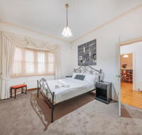 Camberwell Bright  Camberwell 5Bedder 2Bath Huge Classy Family home - Accommodation Brunswick Heads