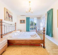 Doncaster Beautiful 4 Bedder walking to Westfield - Accommodation Brunswick Heads