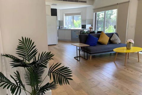 Delicate Bundoora Townhouse 10 - Accommodation Brunswick Heads 4
