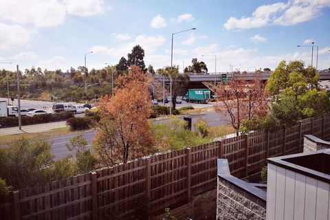 Delicate Bundoora Townhouse 10 - Accommodation Brunswick Heads 7