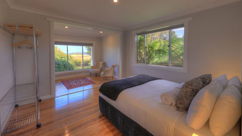 Castaway Cottage - Essentially Tas - Accommodation Brunswick Heads 2