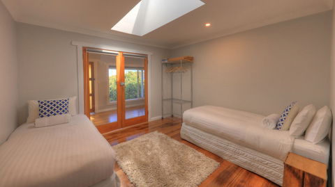 Castaway Cottage - Essentially Tas - Accommodation Brunswick Heads 3