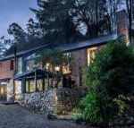 The Stone on the Hill 3 bedroom house - Accommodation Brunswick Heads