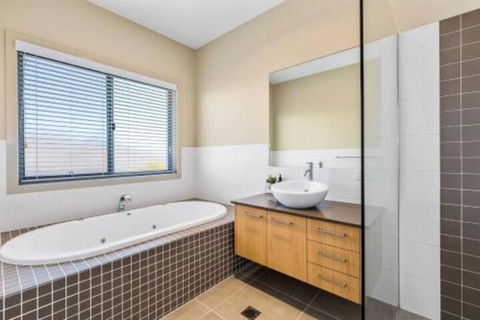 Elliston At Corporate Boardies. - Accommodation Brunswick Heads 3