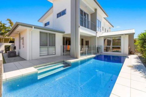 Elliston At Corporate Boardies. - Accommodation Brunswick Heads 0