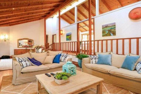 Treetops Elegant Inviting Designer Cedar Home - Accommodation Brunswick Heads 7