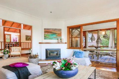 Treetops Elegant Inviting Designer Cedar Home - Accommodation Brunswick Heads 6