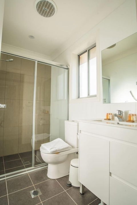 Peaceful 2kingbed Rootyhill Townhouse Near Station - Accommodation Brunswick Heads 1