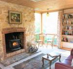 Adelaide Hills Camellia Cottage WiFi - Accommodation Brunswick Heads