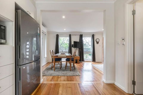 ?Spacious Bungalow?5min Walk To Station?5min To Box Hill?WiFi?Parking - Accommodation Brunswick Heads 1