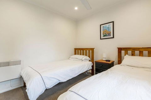 ?Spacious Bungalow?5min Walk To Station?5min To Box Hill?WiFi?Parking - Accommodation Brunswick Heads 5