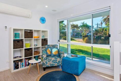 Middle Rock Beach House Beach Front Lake Cathie - Accommodation Brunswick Heads 5