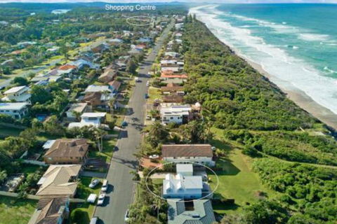 Middle Rock Beach House Beach Front Lake Cathie - Accommodation Brunswick Heads 2