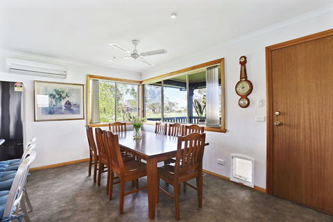 Yarragon 4 Bedroom House In Gippsland - Accommodation Brunswick Heads 6