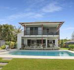 WATERFRONT HOME BORDERING MOOLOOLABA - Accommodation Brunswick Heads