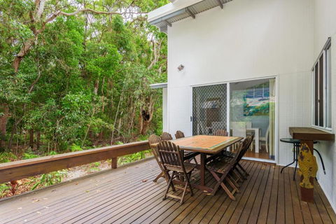 6 Ibis Court Modern Tropical Family Home With Inground Swimming Pool & Outdoor Entertaining Area - Accommodation Brunswick Heads 1