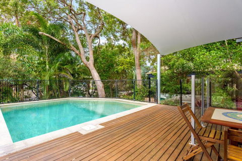 6 Ibis Court Modern Tropical Family Home With Inground Swimming Pool & Outdoor Entertaining Area - Accommodation Brunswick Heads 5