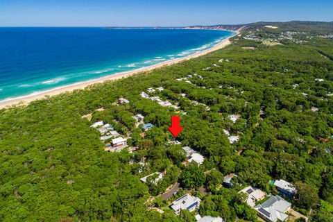 6 Ibis Court Modern Tropical Family Home With Inground Swimming Pool & Outdoor Entertaining Area - Accommodation Brunswick Heads 4