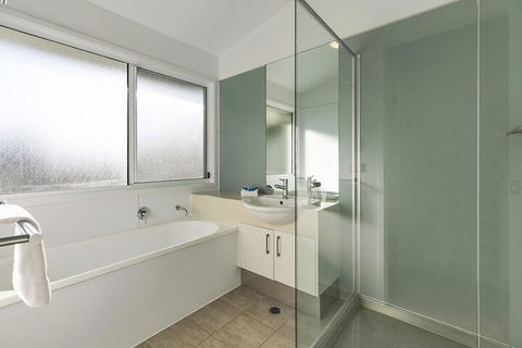Stunning River House 51 Hilton Esplanade - Accommodation Brunswick Heads 3