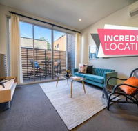 Floral on Frew Heart of the CBD Wifi Netflix - Accommodation Brunswick Heads
