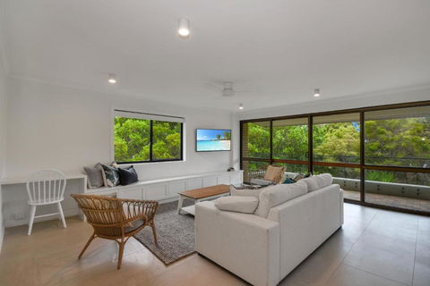 BEAUTIFULLY RENOVATED OCEANSIDE APARTMENT Lamer 9 - Accommodation Brunswick Heads 6