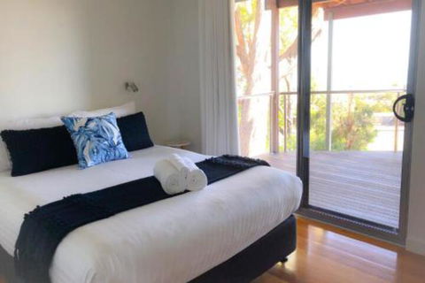 BAY Of FIRES BEACH SHACK Ocean Views From A Modern Beachhouse - Accommodation Brunswick Heads 7