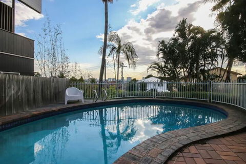 Cosy 1 Bedroom Unit With Views Of The City - Accommodation Brunswick Heads 3