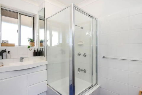 Cosy 1 Bedroom Unit With Views Of The City - Accommodation Brunswick Heads 6