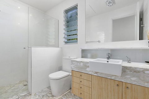 North Facing River Front Stunning Apartment Unit 2 9 Hilton Esplanade - Accommodation Brunswick Heads 5
