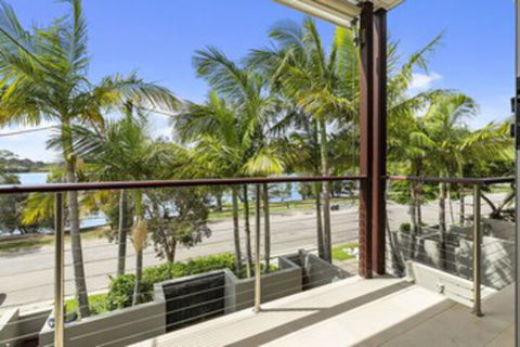North Facing River Front Stunning Apartment Unit 2 9 Hilton Esplanade - Accommodation Brunswick Heads 0