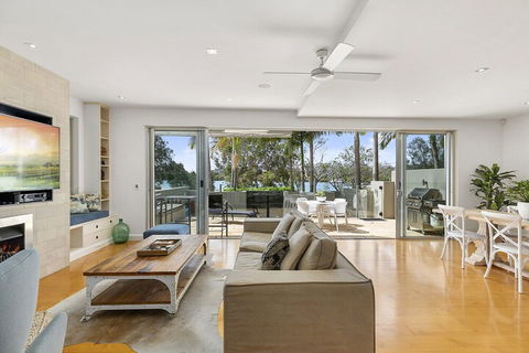 North Facing River Front Stunning Apartment Unit 2 9 Hilton Esplanade - Accommodation Brunswick Heads 4