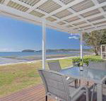 Beached Inn 93 Foreshore Drive Spacious beach front house - Accommodation Brunswick Heads