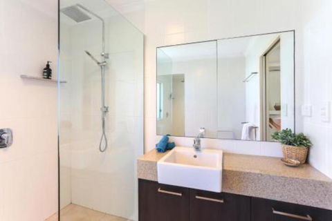 Gone Fishin Noosa Waters - Accommodation Brunswick Heads 2
