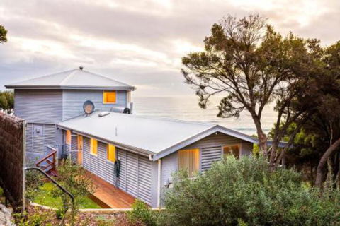 Yallingups Best Located Beach House - Accommodation Brunswick Heads 6