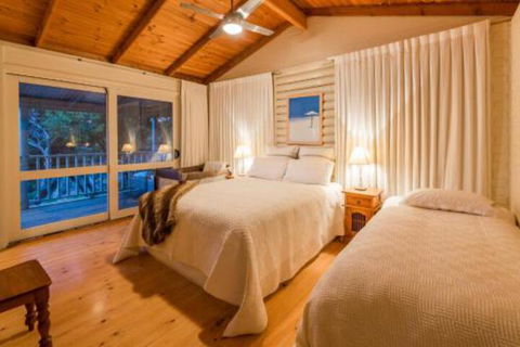 Yallingups Best Located Beach House - Accommodation Brunswick Heads 3