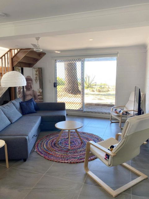 Happy Tides Beachfront Holiday Home - Accommodation Brunswick Heads 2