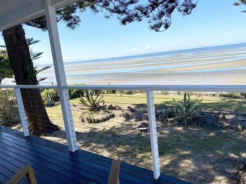 Happy Tides Beachfront Holiday Home - Accommodation Brunswick Heads 1