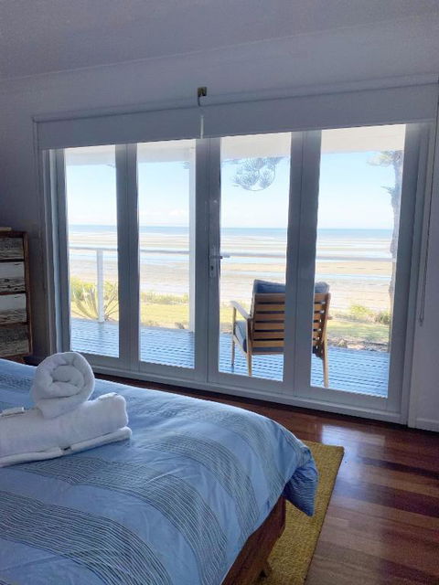 Happy Tides Beachfront Holiday Home - Accommodation Brunswick Heads 3