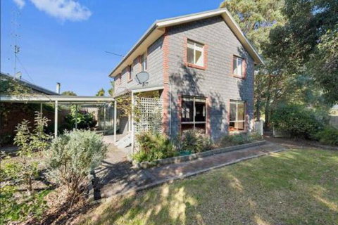 GUMS & ROSES Family Home In The Heart Of Town. - Accommodation Brunswick Heads 6