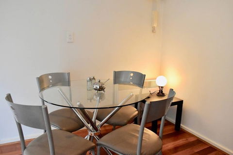 Cosy 1 Bedroom Apartment In Trendy Northcote - Accommodation Brunswick Heads 6