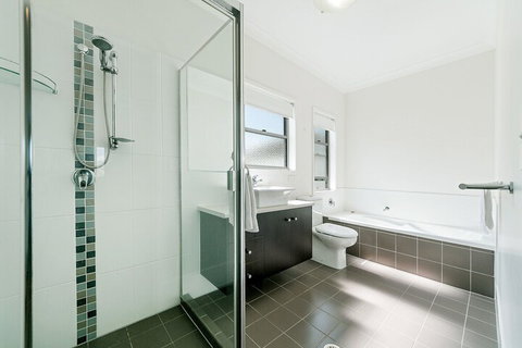 Redcliffe Holiday Accommodation - Accommodation Brunswick Heads 2