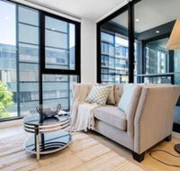 Stunning Bright Apartment At Hawthron/Glenferrie Station - Accommodation Brunswick Heads