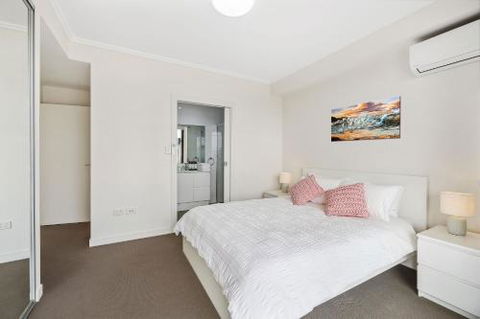 Cosy 3BR Penthouse Close To Westfield Hornsby & Train Station - Accommodation Brunswick Heads 5