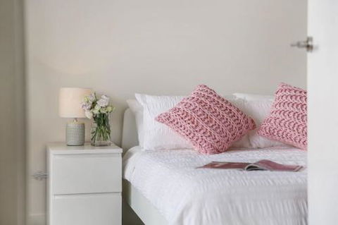 Cosy 3BR Penthouse Close To Westfield Hornsby & Train Station - Accommodation Brunswick Heads 4