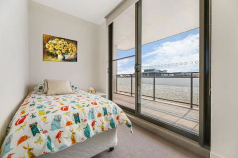 Cosy 3BR Penthouse Close To Westfield Hornsby & Train Station - Accommodation Brunswick Heads 0