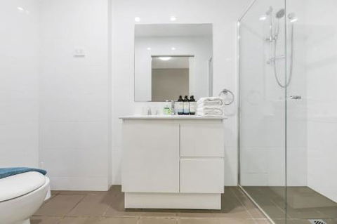 Cosy 3BR Penthouse Close To Westfield Hornsby & Train Station - Accommodation Brunswick Heads 1