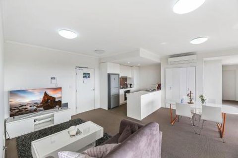 Cosy 3BR Penthouse Close To Westfield Hornsby & Train Station - Accommodation Brunswick Heads 3