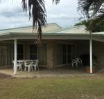 Private Canal Duplex with Pontoon Oleander Drive Bongaree - Accommodation Brunswick Heads